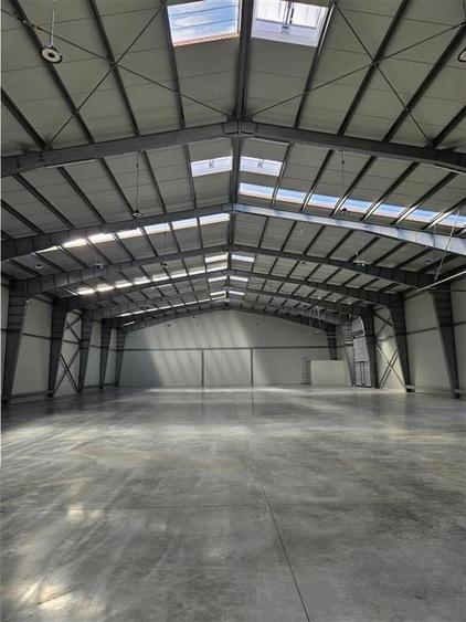 Spațiu industrial, de 2,200 mp, în Periferie