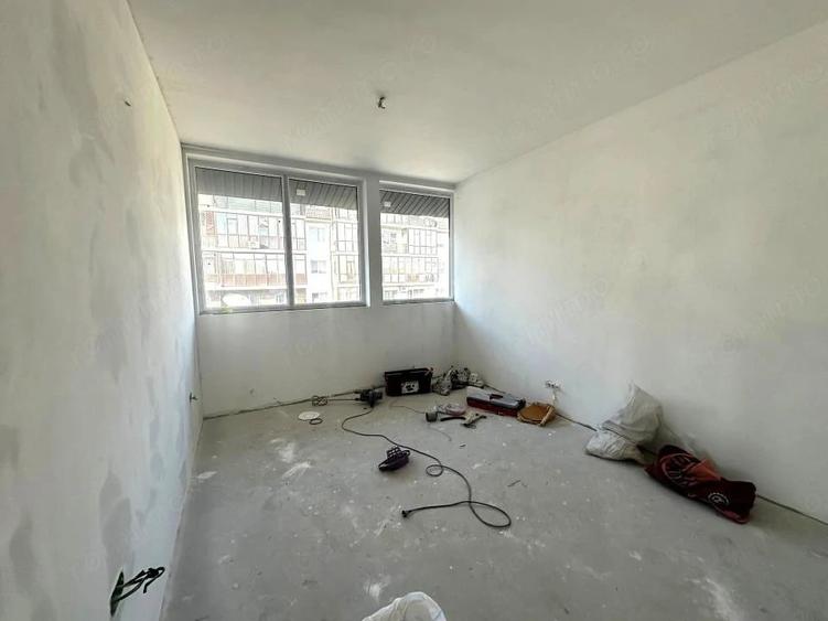Apartament cu 5 camere decomandat în Dobroești
