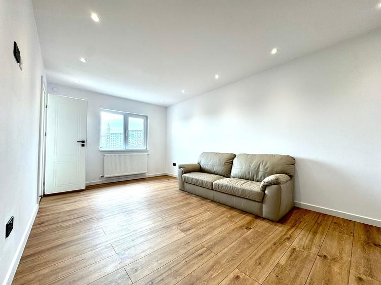 Apartament cu 3 camere, decomandat, etajul 3/4, zona Alexandru cel Bun - 2