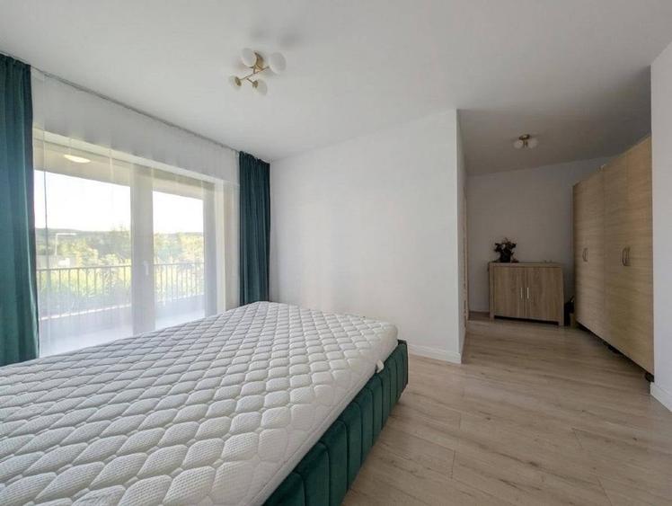 Apartament nou cu 3 camere decomandate, 84mp, superfinisat, mobilat si utilat, 2 bai si 2 balcoane, - 2