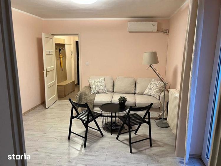 Apartament cu 2 camere în Romană