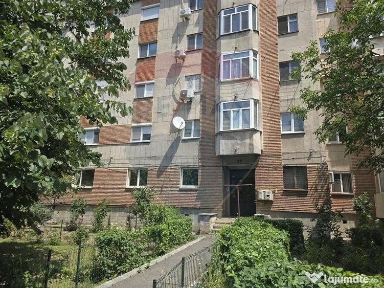 Garsonieră decomandată în Calea Severinului