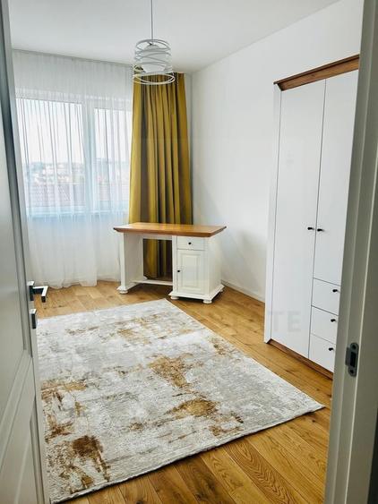 Apartament cu 3 camere decomandat, mobilat în Lazaret