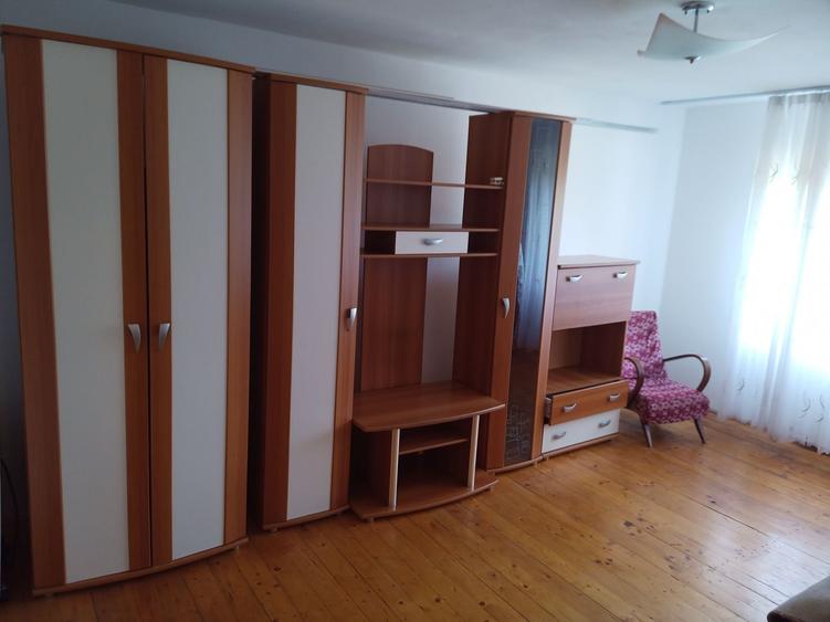 Apartament cu 2 camere decomandat în Calafat