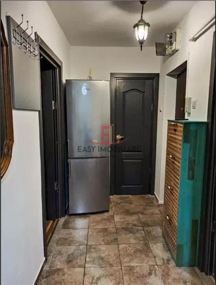 Apartament cu 3 camere semidecomandat, mobilat în Tudor