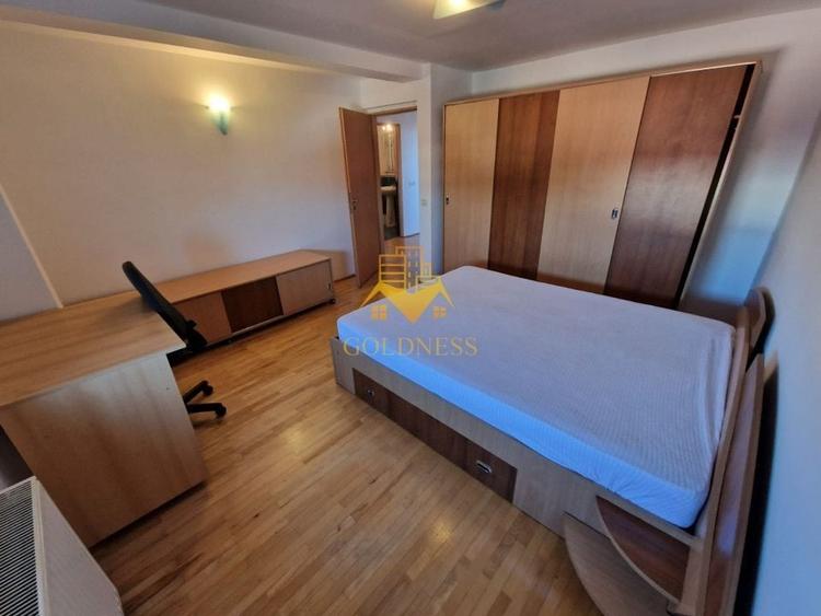 Apartament cu 3 camere semidecomandat, mobilat în Zorilor