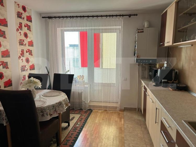 Apartament cu 3 camere decomandat, mobilat în Reghin