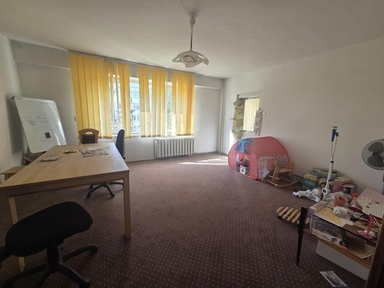 Apartament cu 3 camere decomandat în Gheorgheni