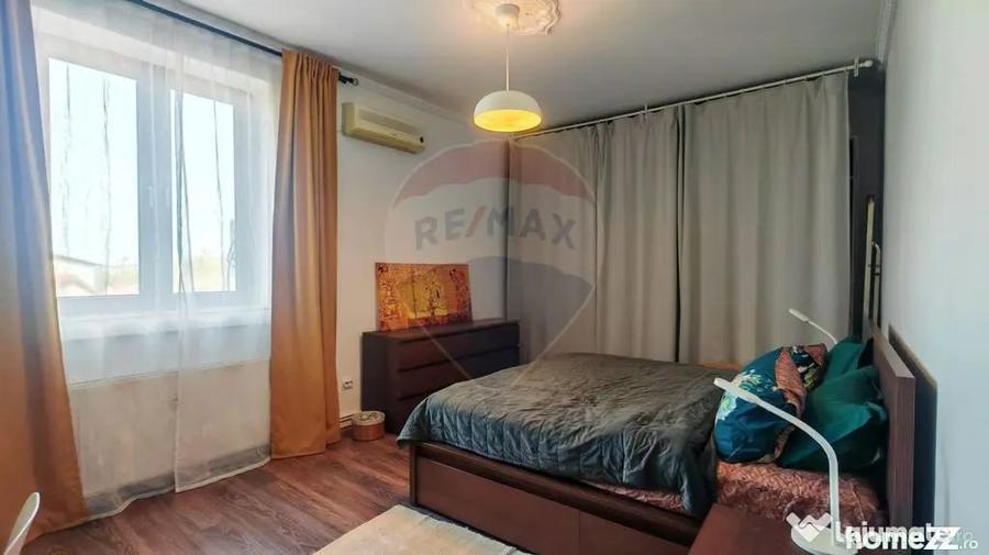 Apartament cu 3 camere decomandat în Jiului
