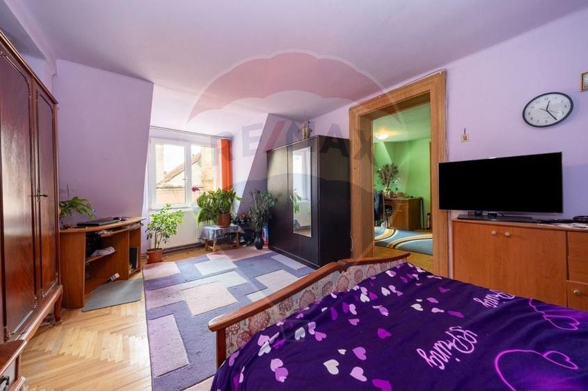 Apartament cu 3 camere decomandat, mobilat în Centrul Istoric