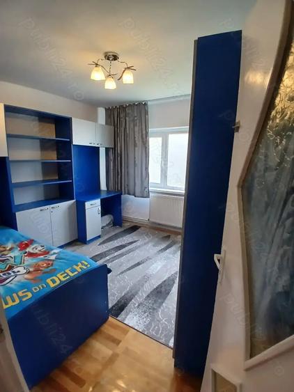 Apartament cu 2 camere decomandat în Petrila