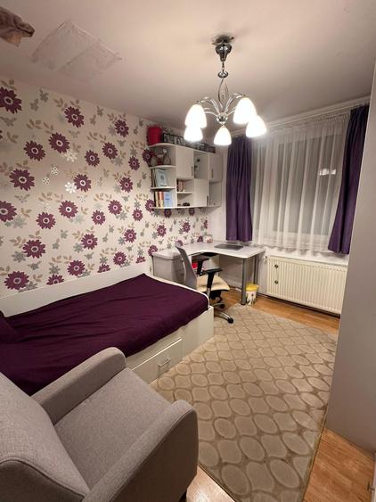 Apartament cu 4 camere decomandat în Titan