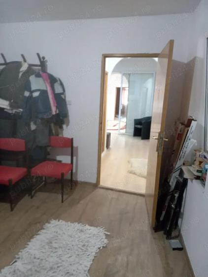 Casă individuală cu 5 camere cu Teren 220 Mp în Barbu Văcărescu