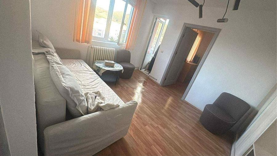 Apartament cu 2 camere semidecomandat în Central