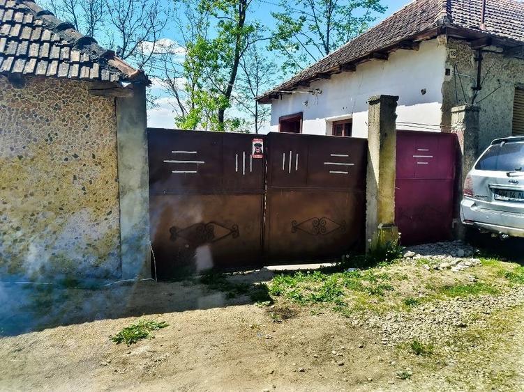 Casă cu Teren 800 Mp în Rohani