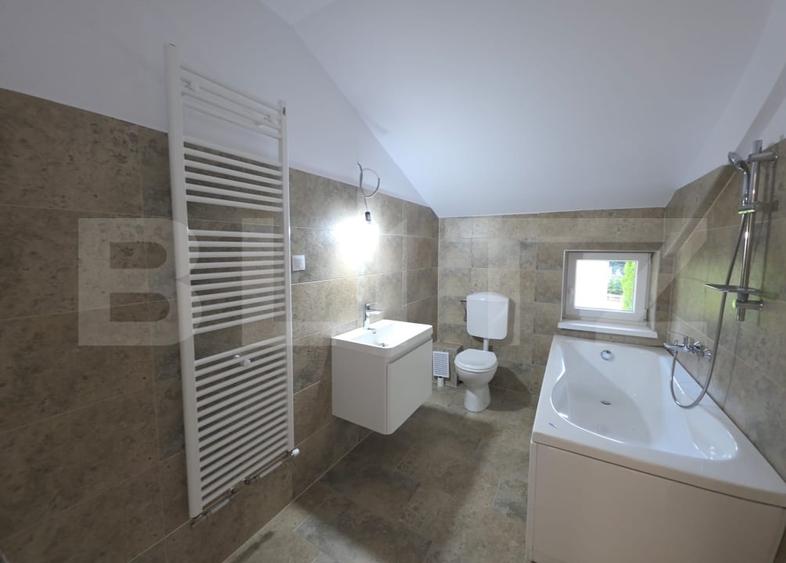 Duplex cu 5 camere cu Canalizare în Corunca
