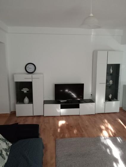 Apartament cu 2 camere semidecomandat în Exterior Vest