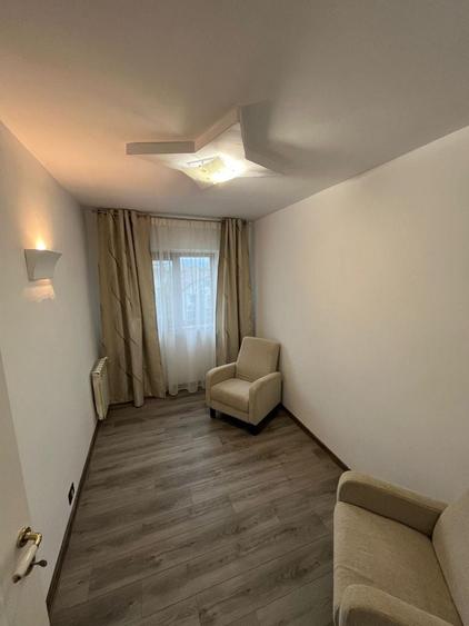 Apartament cu 3 camere decomandat în Obor