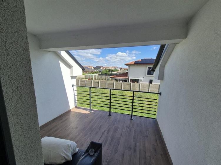 Casă cu 4 camere în Moșnița Nouă