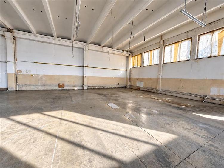 Spațiu industrial, de 1,075 mp, în Nord