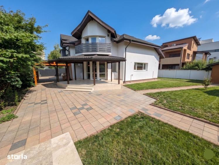 Casă cu 4 camere în Odăile