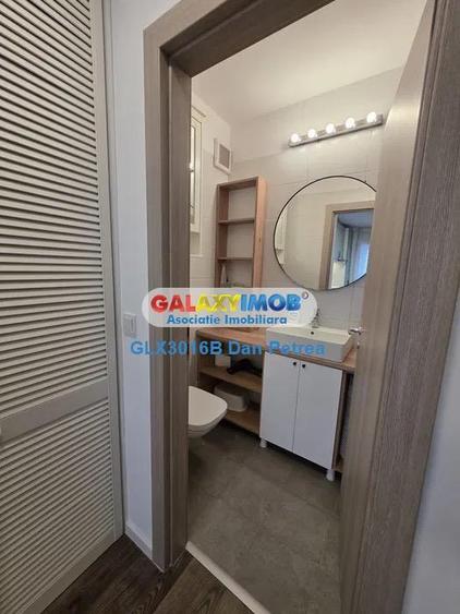 Apartament cu 3 camere semidecomandat, mobilat în Pipera