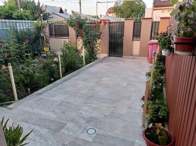 Casă cu Teren 250 Mp în Central