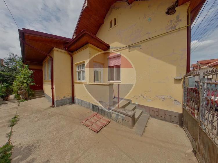 Casă cu 3 camere cu Teren 358 Mp în Central