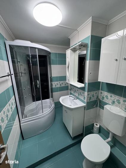Apartament cu 3 camere decomandat în Micro 16