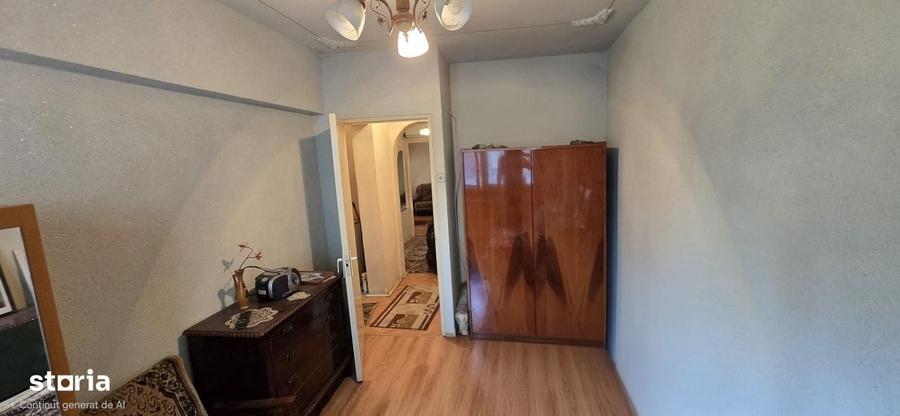 Apartament cu 3 camere decomandat în Colentina