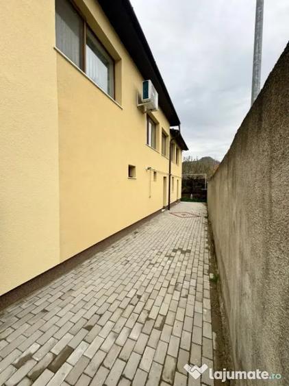 Casă cu 5 camere cu Teren 1310 Mp în Central