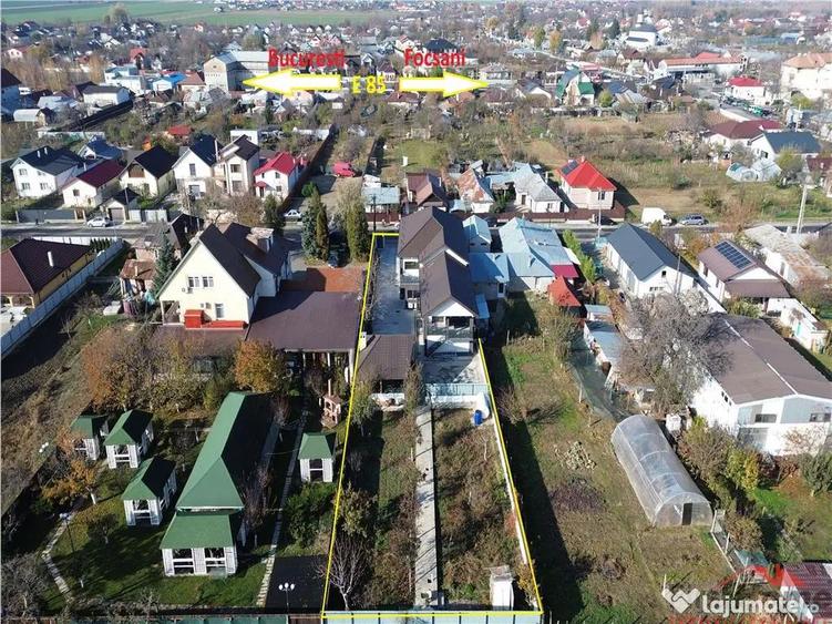 Cladire cu 3 apartamente in suprafata totala construita de 5 - 1