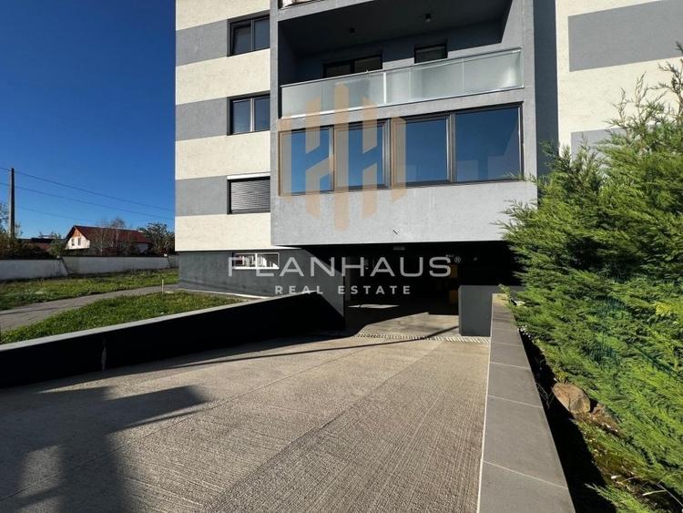 Apartament cu 3 camere decomandat în Valea Borcutului