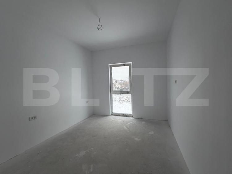 Duplex cu 5 camere cu Canalizare în Dumbrăvița