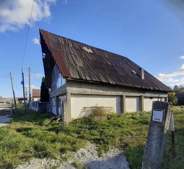 Casă cu Teren 500 Mp în Central