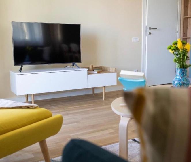 Apartament în C-entral,pe Vasile Lascăr,mobilat complet - 2