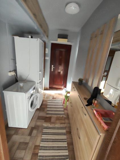 Apartament cu 2 camere decomandat în Girocului