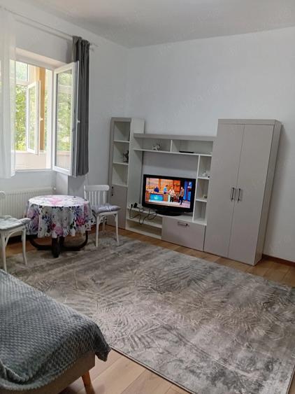 Apartament cu 2 camere semidecomandat în Astra