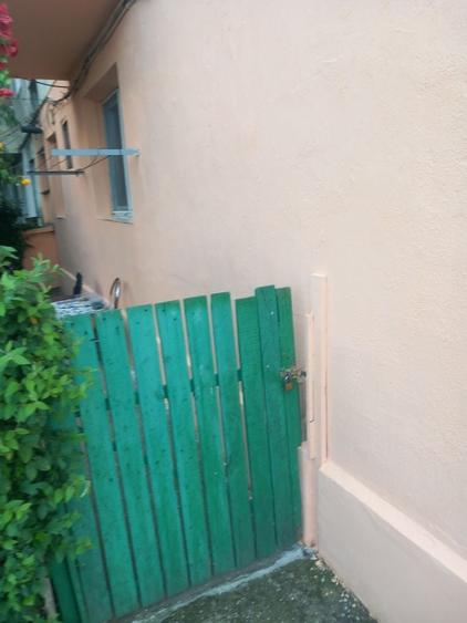 Apartament cu 2 camere semidecomandat în Uiești