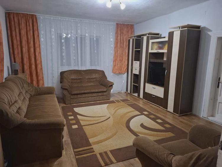 Casă cu 3 camere în Mustești