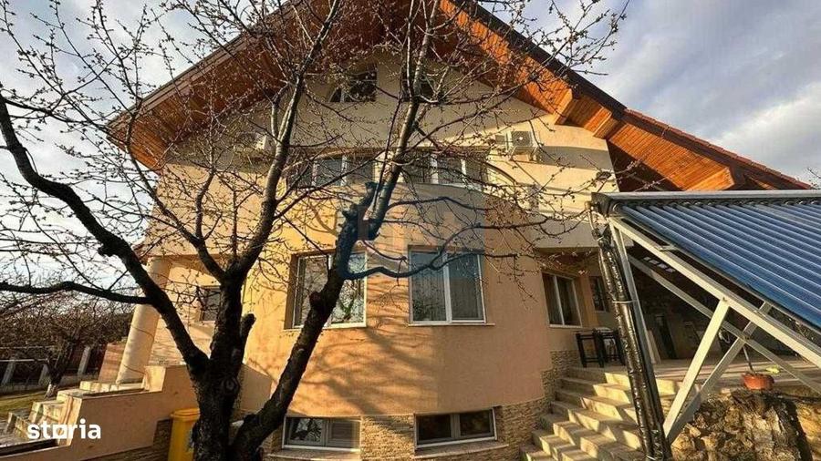 Casă cu 4 camere în Chicerea
