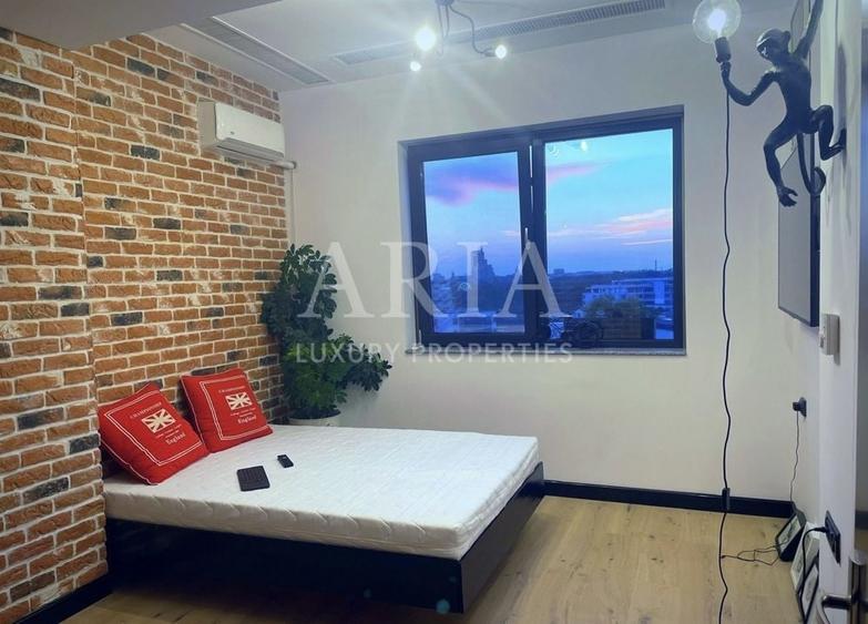 Penthouse cu 3 camere decomandat în Herăstrău
