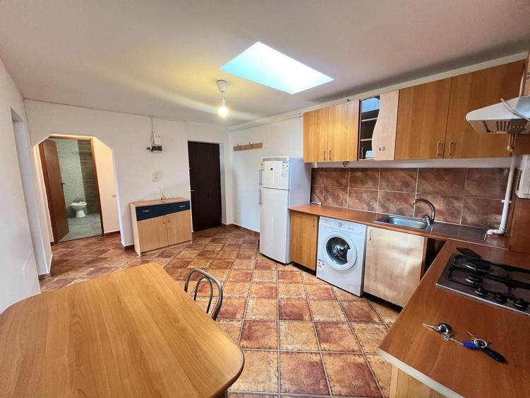 Apartament cu 2 camere decomandat, mobilat în Zorilor