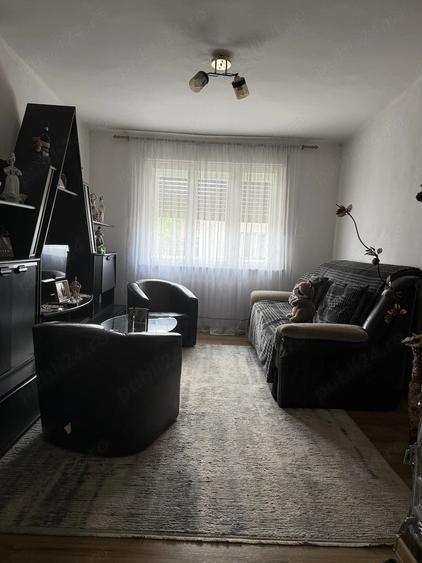 Casă cu 2 camere cu Teren 500 Mp în Central
