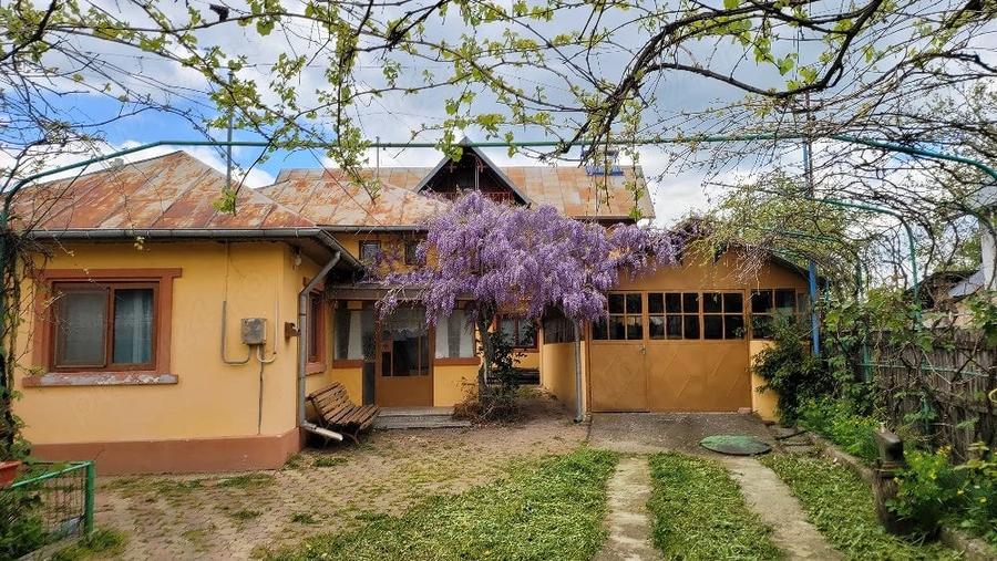 Casă cu 2 camere cu Teren 810 Mp în Central