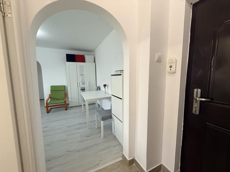 Apartament cu 2 camere semidecomandat, mobilat în Grivița