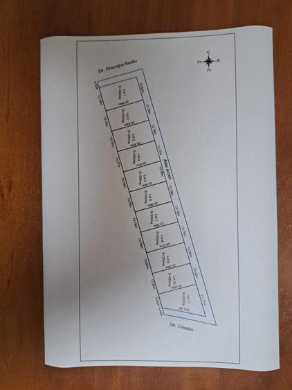 Teren Construcții intravilan de 350 mp, în Lazu