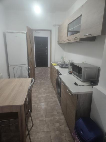 Apartament cu 2 camere în Micro 6