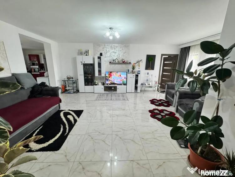 Casă cu 4 camere cu Teren 720 Mp în Satu Nou de Sus