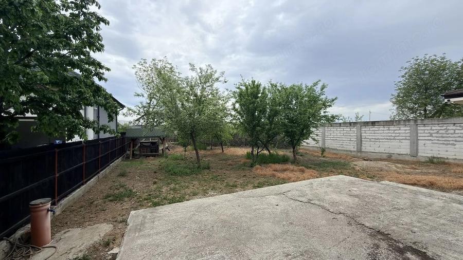 Casă cu Teren 800 Mp în Mărăcineni